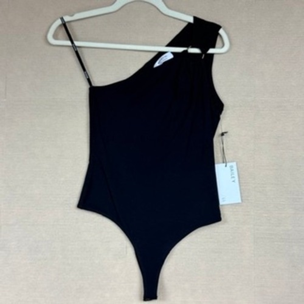 Bailey 44 Womens One Shoulder Ring Detail Bodysuit Black XS NEW
